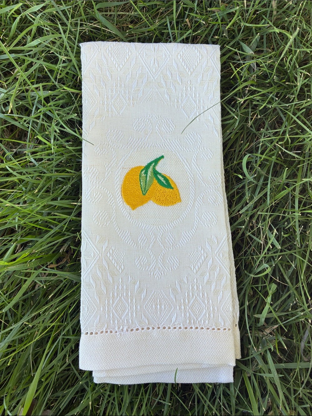 Vintage embroidered lemon napkin /guest towel